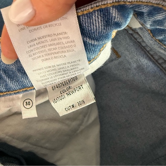 GRLFRND Helena High Rise Cut Off Distressed Short Size 30 - Picture 12 of 12